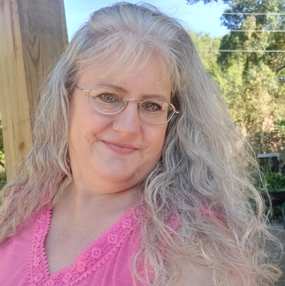 Meet your Posher, Amy - Picture 1 of 1